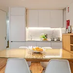 Center Lello And Clerigos 5min Walk With Free Parking * Oporto