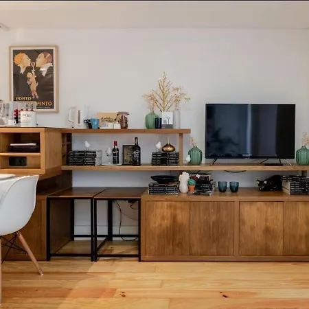 Center Lello And Clerigos 5min Walk With Free Parking Apartment Porto