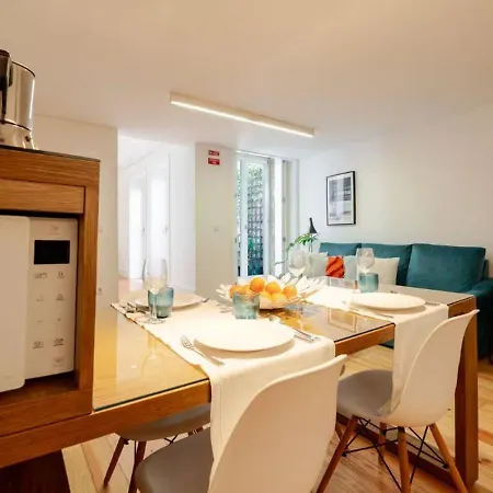 Center Lello And Clerigos 5min Walk With Free Parking Apartment