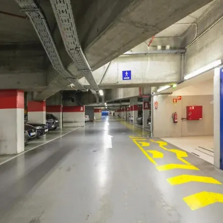 Center Lello And Clerigos 5min Walk With Free Parking Porto