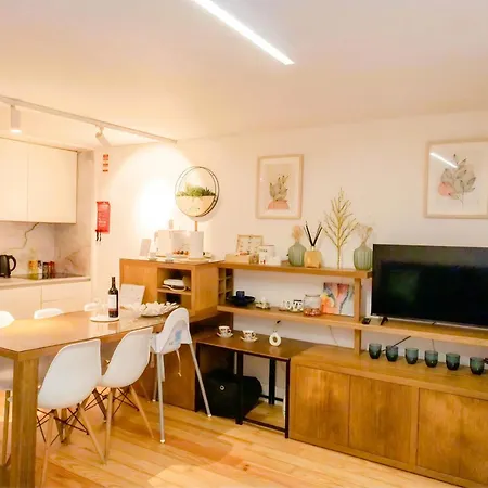 Appartamento Center Lello And Clerigos 5min Walk With Free Parking Oporto
