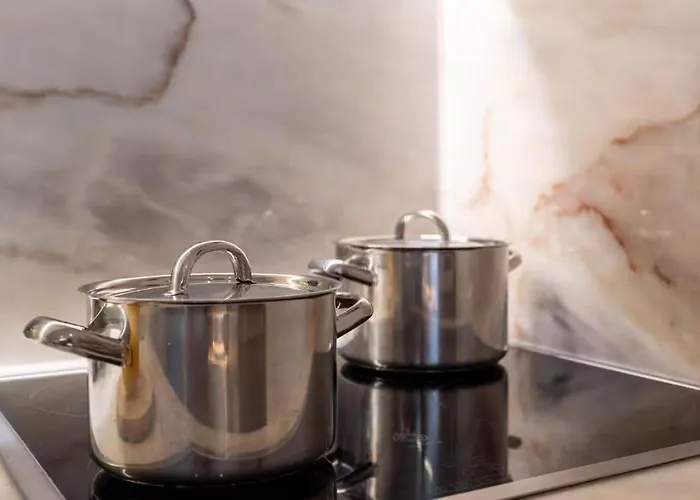 Center Lello And Clerigos 5min Walk With Free Parking Oporto