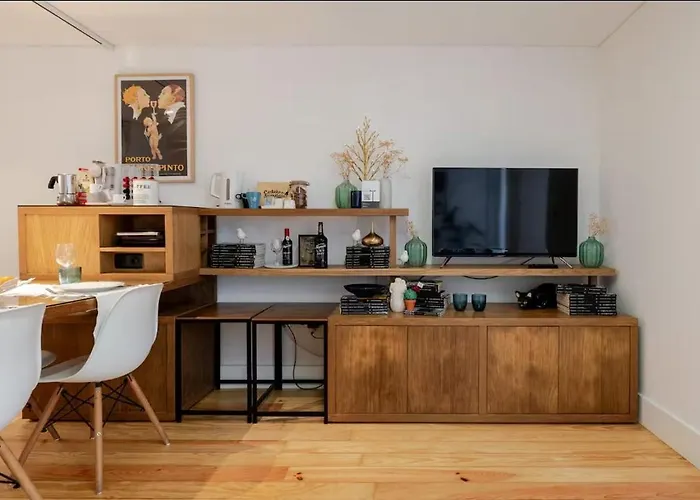 Center Lello And Clerigos 5min Walk With Free Parking Apartment Porto