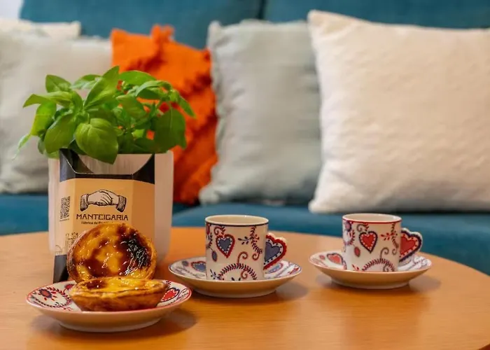 Center Lello And Clerigos 5min Walk With Free Parking Oporto