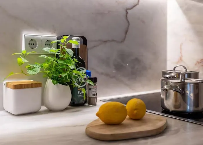 Center Lello And Clerigos 5min Walk With Free Parking