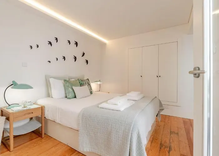 Center Lello And Clerigos 5min Walk With Free Parking Lägenhet