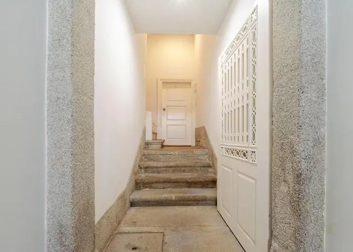 Center Lello And Clerigos 5min Walk With Free Parking Appartamento Oporto