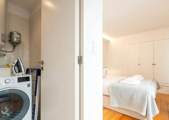 Center Lello And Clerigos 5min Walk With Free Parking Appartamento Oporto