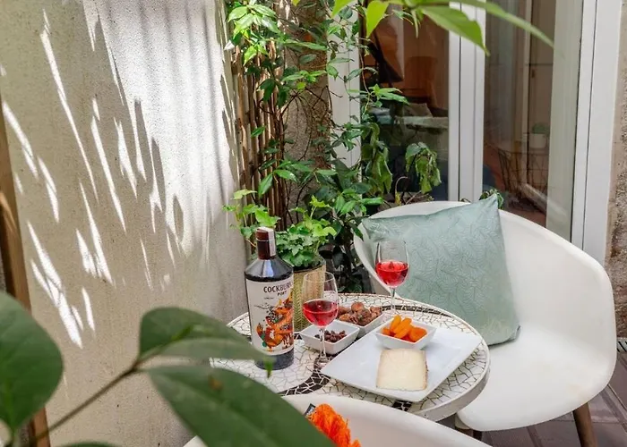 Center Lello And Clerigos 5min Walk With Free Parking Apartment Porto