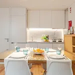 Апартаменты Center Lello And Clerigos 5min Walk With Free Parking *