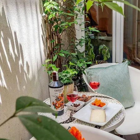 Center Lello And Clerigos 5min Walk With Free Parking Апартаменты Порту