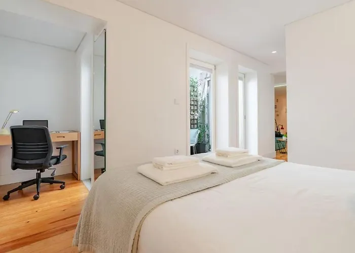 Center Lello And Clerigos 5min Walk With Free Parking Porto