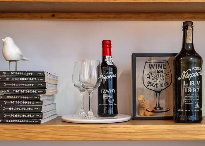 Center Lello And Clerigos 5min Walk With Free Parking Porto